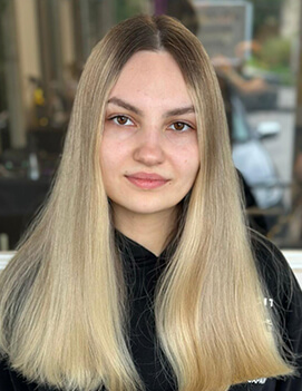 Alyssa-Front-Desk