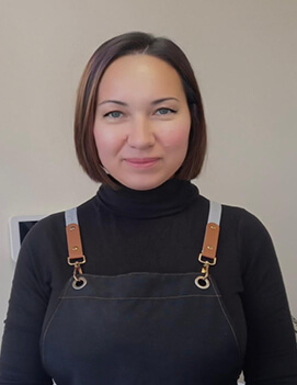 Yulia-Nail Technician